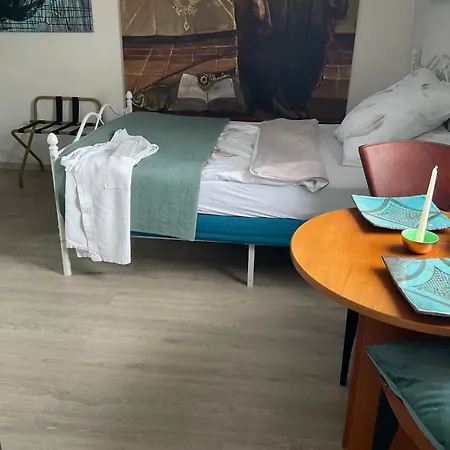 Bed & Breakfast Bei Der Kuenstlerin Zu Gast